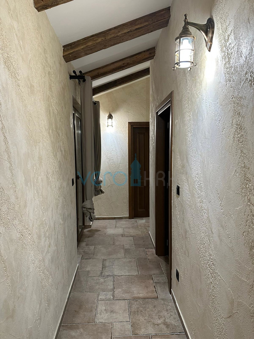 Zaliv Soline, okolica, Moderna kamnita vila z bazenom, 200 m2, prodamo