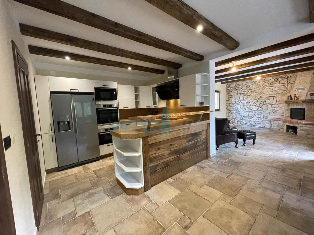 Zaliv Soline, okolica, Moderna kamnita vila z bazenom, 200 m2, prodamo