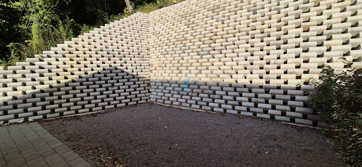 Otok Krk, Omišalj, stanovanje v prvem nadstropju z razgledom na morje, zemljišče, 170 m od morja, prodaja