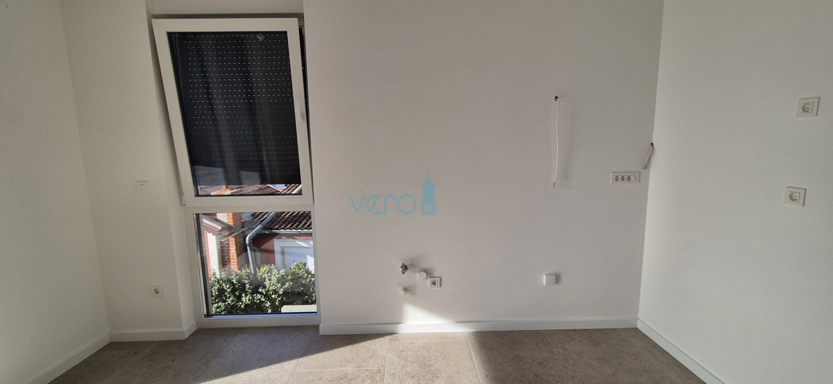 Otok Krk, Omišalj, stanovanje v prvem nadstropju z razgledom na morje, zemljišče, 170 m od morja, prodaja