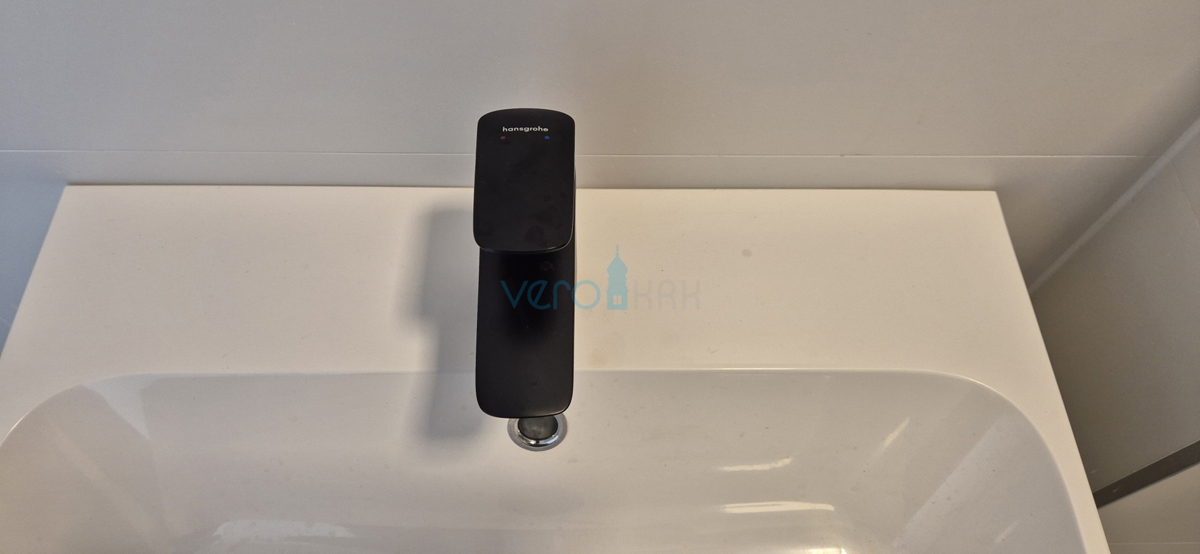 Otok Krk, Omišalj, stanovanje v prvem nadstropju z razgledom na morje, zemljišče, 170 m od morja, prodaja