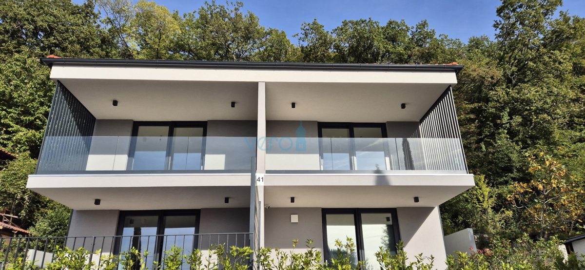 Otok Krk, Omišalj, stanovanje v prvem nadstropju z razgledom na morje, zemljišče, 170 m od morja, prodaja