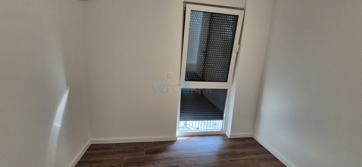 Otok Krk, Omišalj, stanovanje v prvem nadstropju z razgledom na morje, zemljišče, 170 m od morja, prodaja