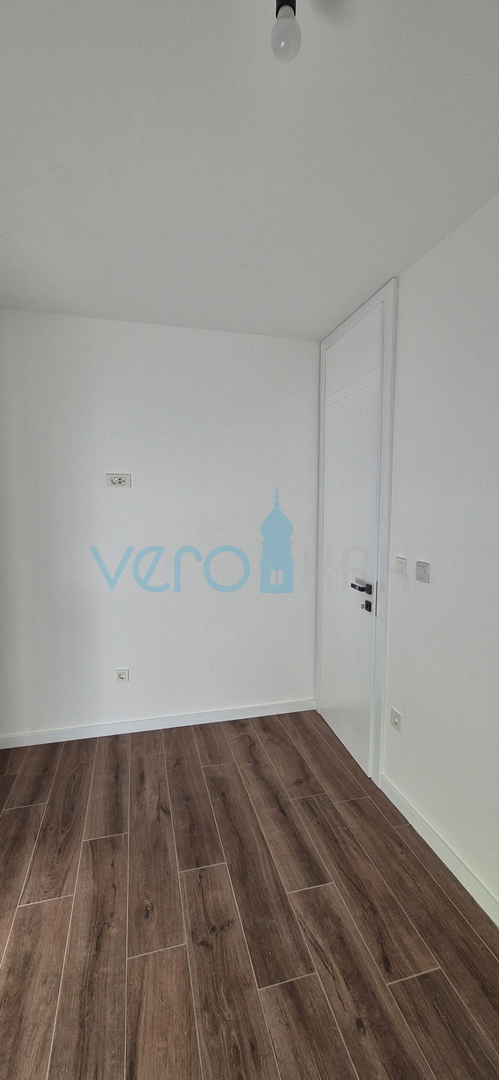 Otok Krk, Omišalj, stanovanje v prvem nadstropju z razgledom na morje, zemljišče, 170 m od morja, prodaja