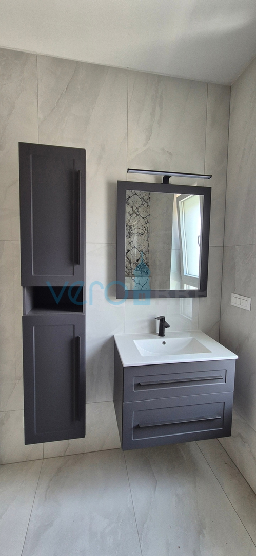 Otok Krk, mesto Krk, okolica, vila 200 m2, bazen, odprt razgled, prodaja