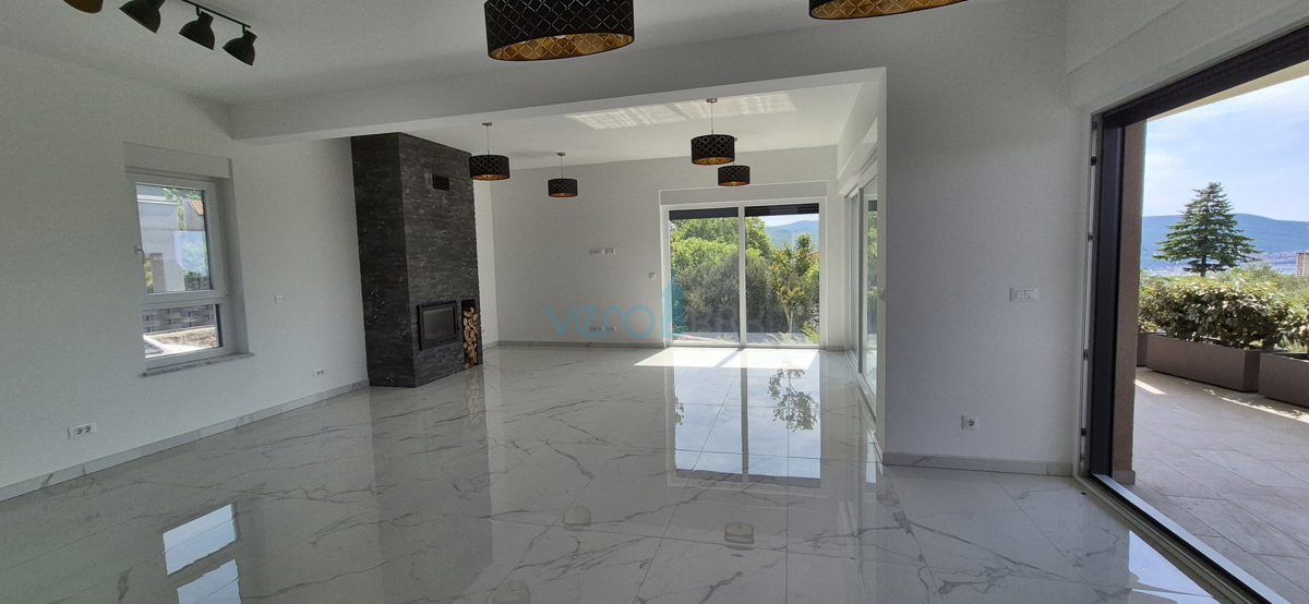 Otok Krk, mesto Krk, okolica, vila 200 m2, bazen, odprt razgled, prodaja