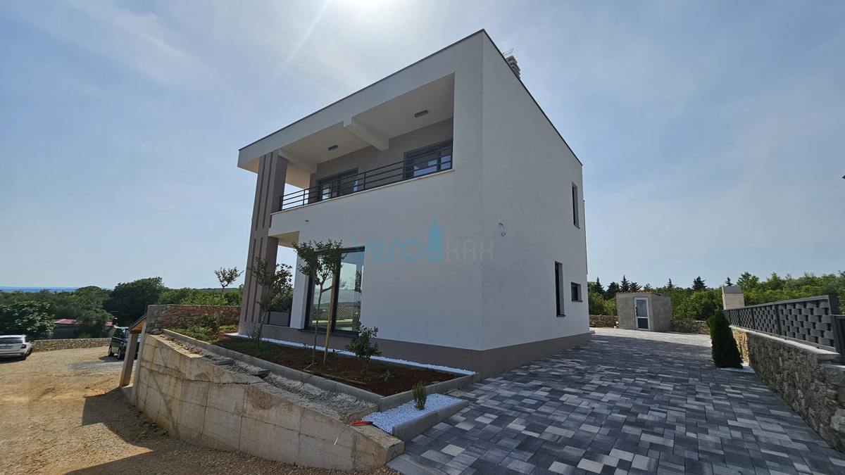 Mesto Krk, okolica, vila 200m2, bazen, odprt pogled, prodamo