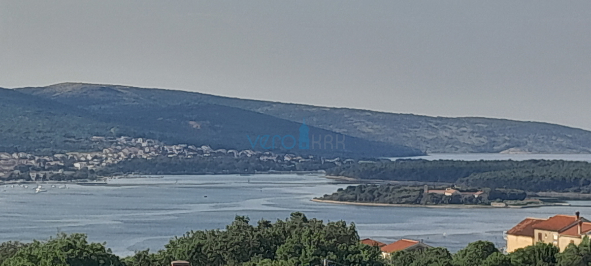 Mesto Krk, okolica, vila 200m2, bazen, odprt pogled, prodamo
