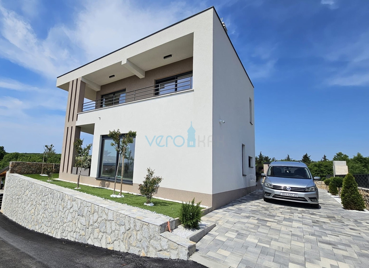 Otok Krk, mesto Krk, okolica, vila 200 m2, bazen, odprt razgled, prodaja