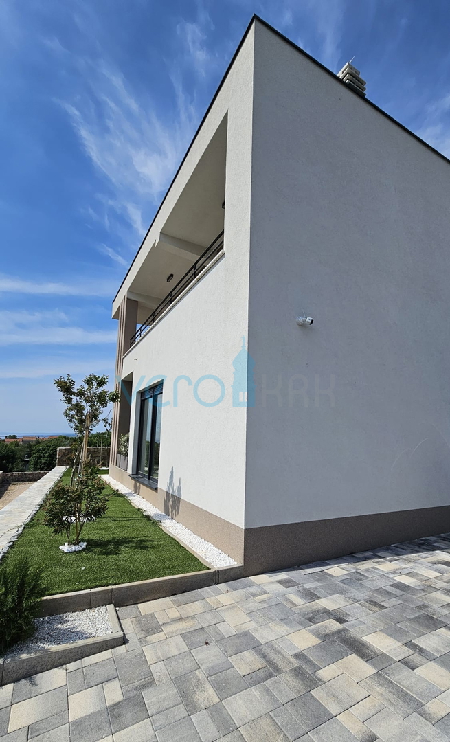 Otok Krk, mesto Krk, okolica, vila 200 m2, bazen, odprt razgled, prodaja