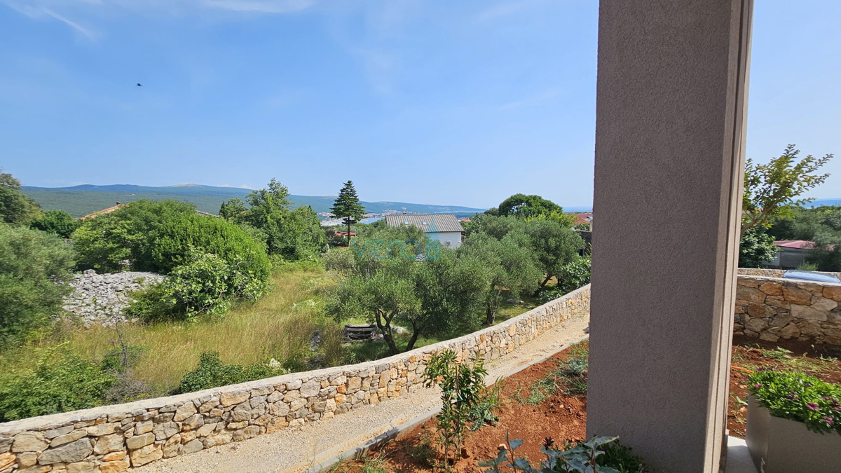 Mesto Krk, okolica, vila 200m2, bazen, odprt pogled, prodamo