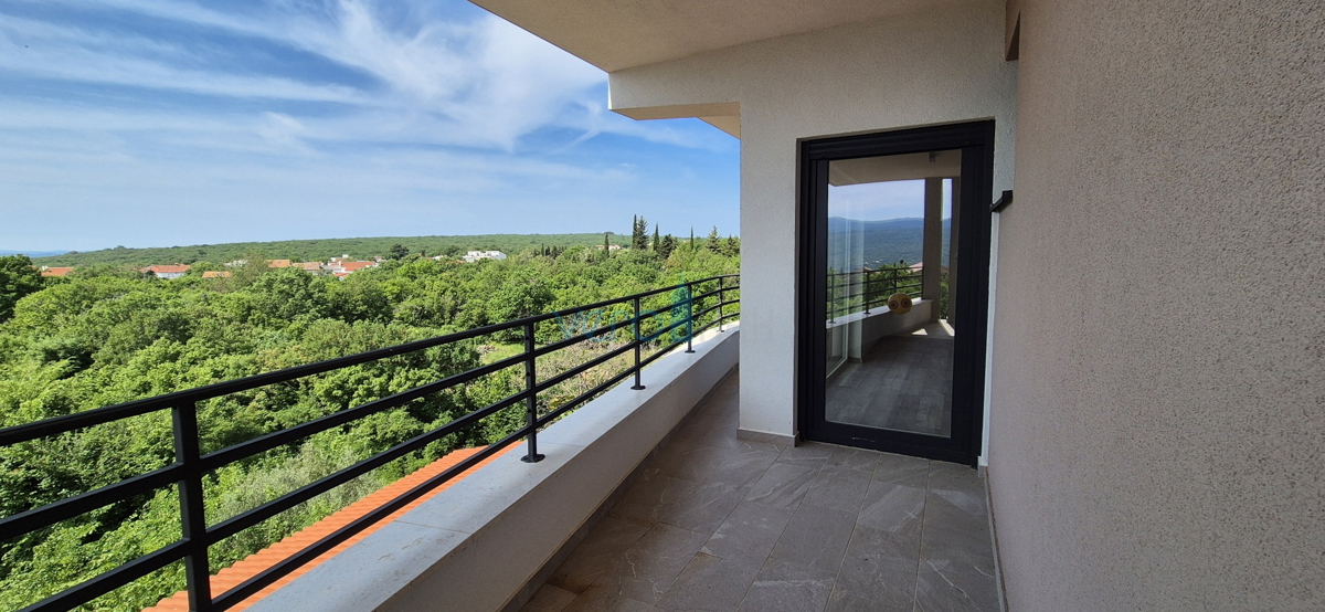 Otok Krk, mesto Krk, okolica, vila 200 m2, bazen, odprt razgled, prodaja