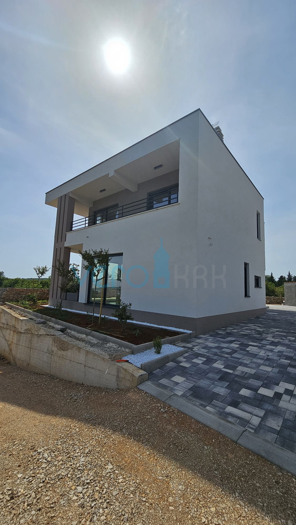 Mesto Krk, okolica, vila 200m2, bazen, odprt pogled, prodamo