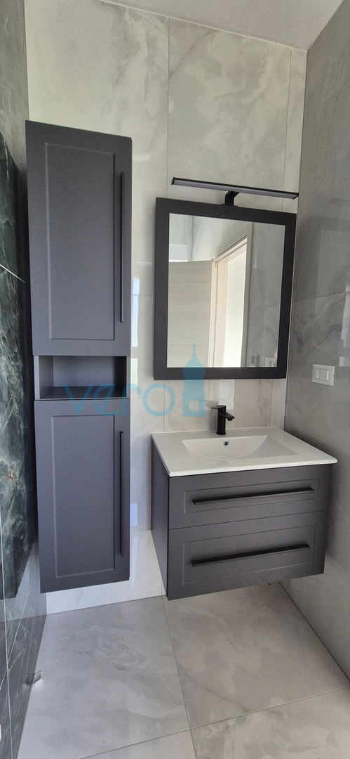 Otok Krk, mesto Krk, okolica, vila 200 m2, bazen, odprt razgled, prodaja
