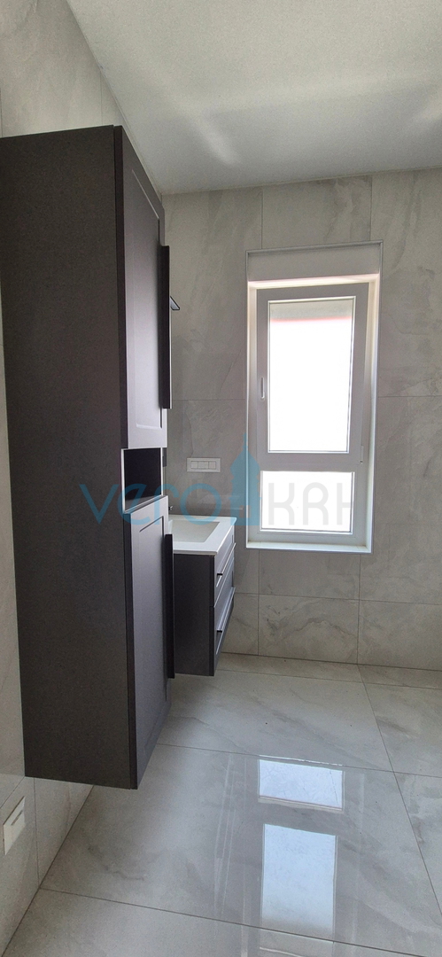 Otok Krk, mesto Krk, okolica, vila 200 m2, bazen, odprt razgled, prodaja