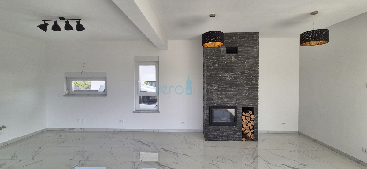 Otok Krk, mesto Krk, okolica, vila 200 m2, bazen, odprt razgled, prodaja