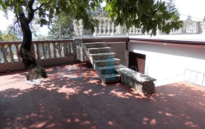 Novi Vinodolski, Smokvica - enonadstropna hiša 35 m od plaže, prodamo