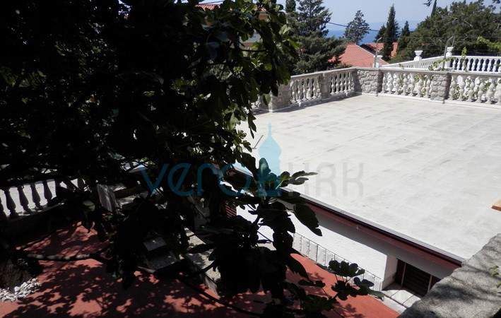 Novi Vinodolski, Smokvica - enonadstropna hiša 35 m od plaže, prodamo
