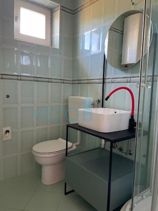 Crikvenica - lep apartman, panoramski pogled, dvigalo, prodamo