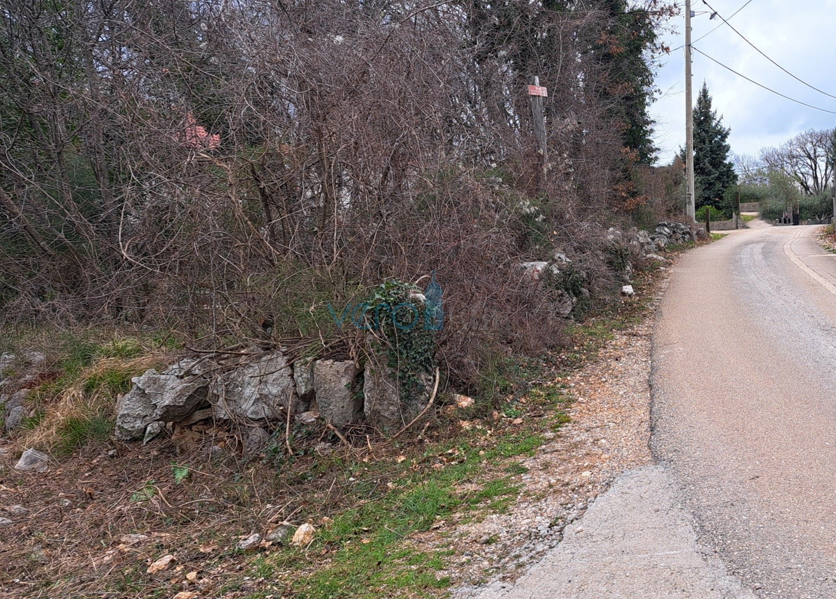 Šilo, okolica, otok Krk, začeta gradnja družinske hiše, prodaja