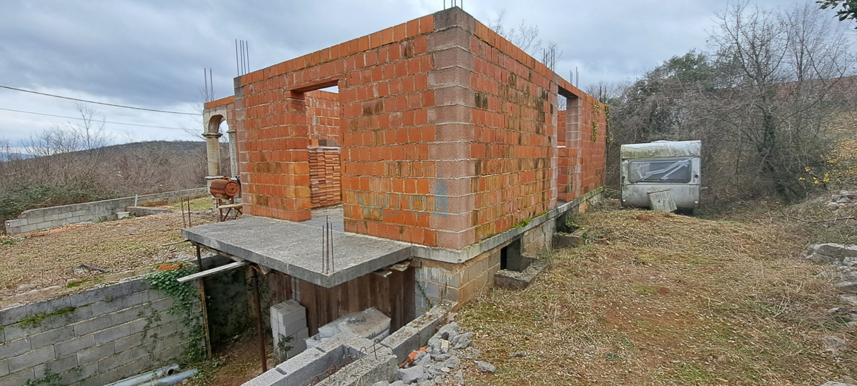 Šilo, okolica, otok Krk, začeta gradnja družinske hiše, prodaja
