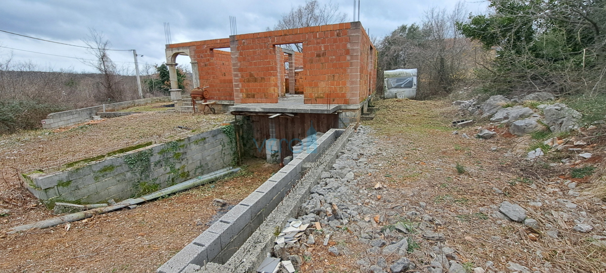 Šilo, okolica, otok Krk, začeta gradnja družinske hiše, prodaja