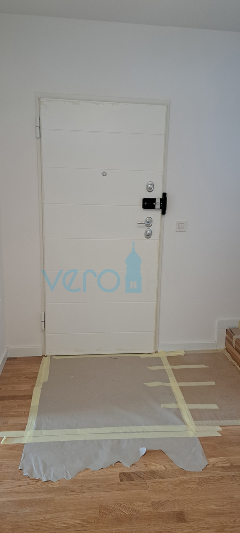 Mesto Krk, moderno dvoetažno stanovanje, strešni bazen, terasa, pogled, novogradnja, prodaja