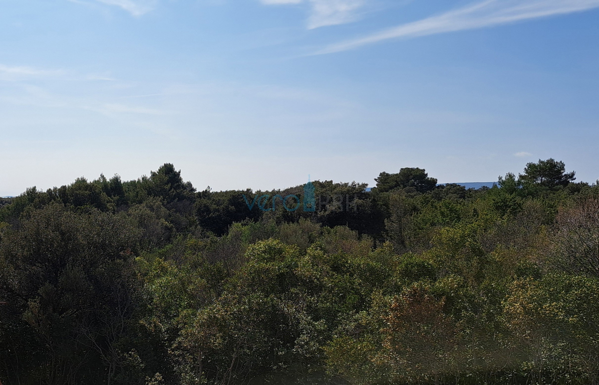 Mesto Krk, moderno dvoetažno stanovanje, strešni bazen, terasa, pogled, novogradnja, prodaja