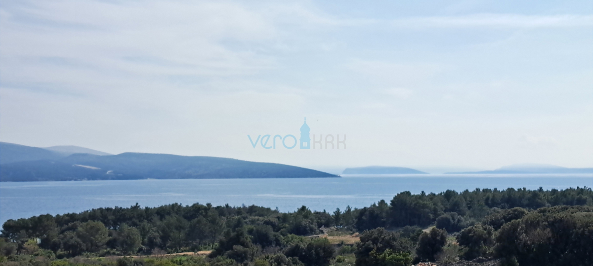 Mesto Krk, moderno dvoetažno stanovanje, strešni bazen, terasa, pogled, novogradnja, prodaja