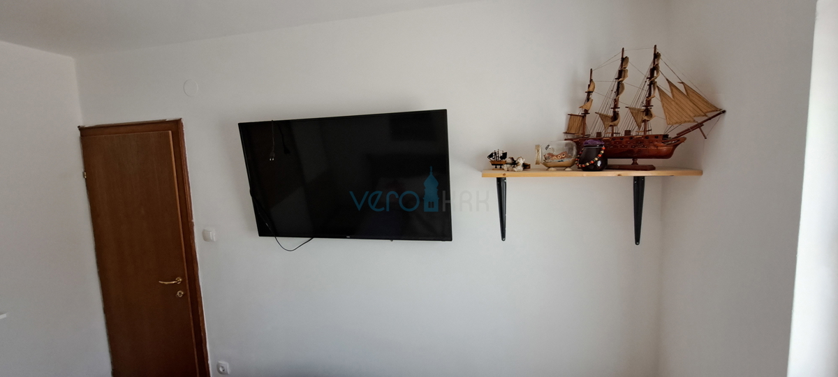 Uvala Soline, otok Krk, apartma 31 m2, pritličje, terasa, prodamo