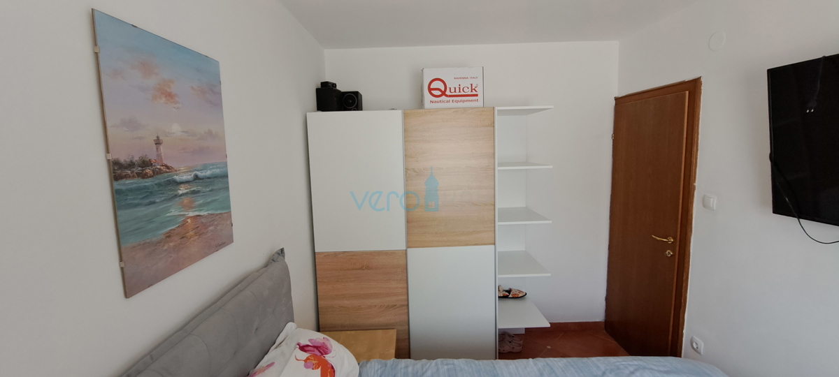 Uvala Soline, otok Krk, apartma 31 m2, pritličje, terasa, prodamo