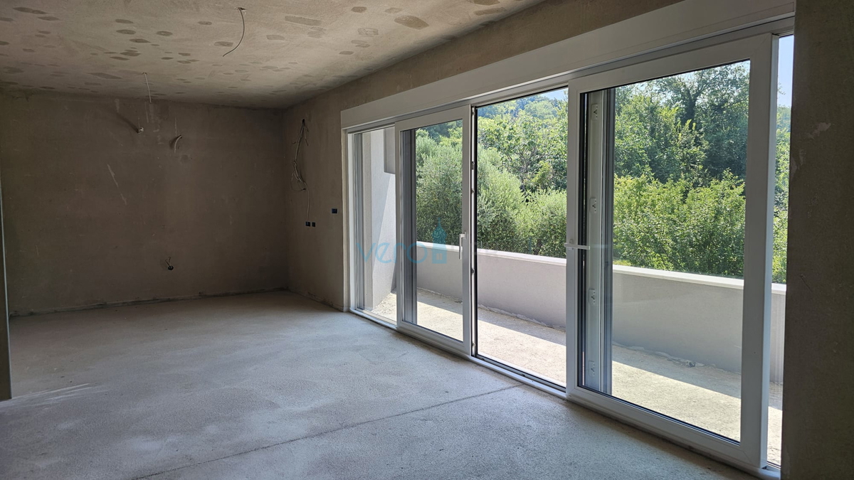 Otok Krk, Baška, okolica, prodamo dvosobni apartma 62m2, pritličje, vrt