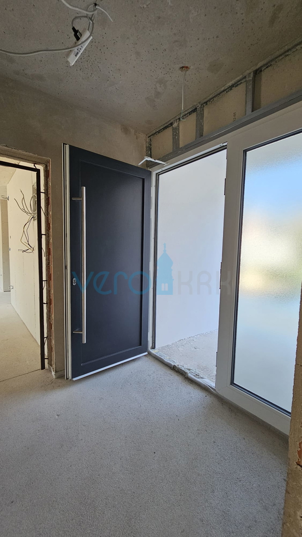 Otok Krk, Baška, okolica, prodamo dvosobni apartma 62m2, pritličje, vrt