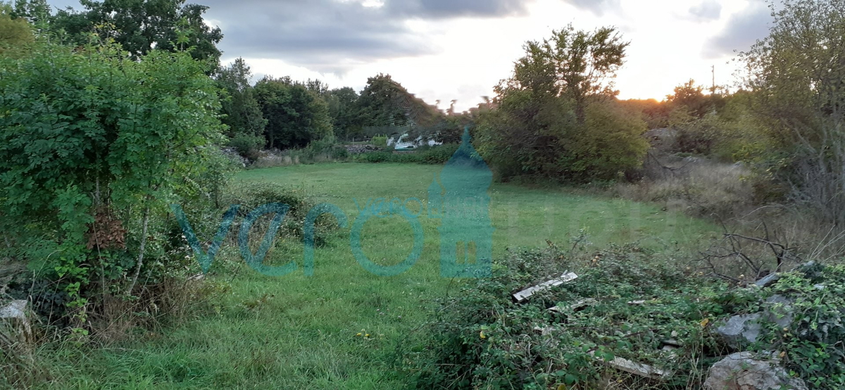 Otok Krk, Dobrinj, okolica, zazidljivo zemljišče 1722 m2, prodaja