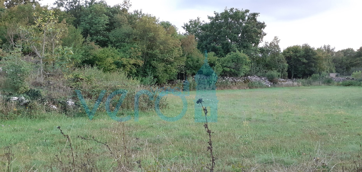 Otok Krk, Dobrinj, okolica, zazidljivo zemljišče 1722 m2, prodaja