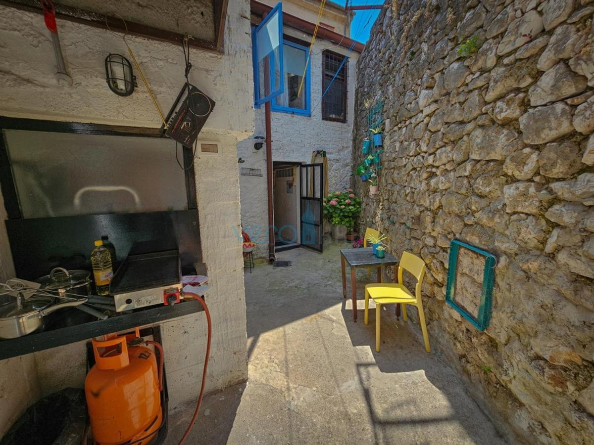 Bakar, skrajni v vrsti, hiša ob morju, prodaja