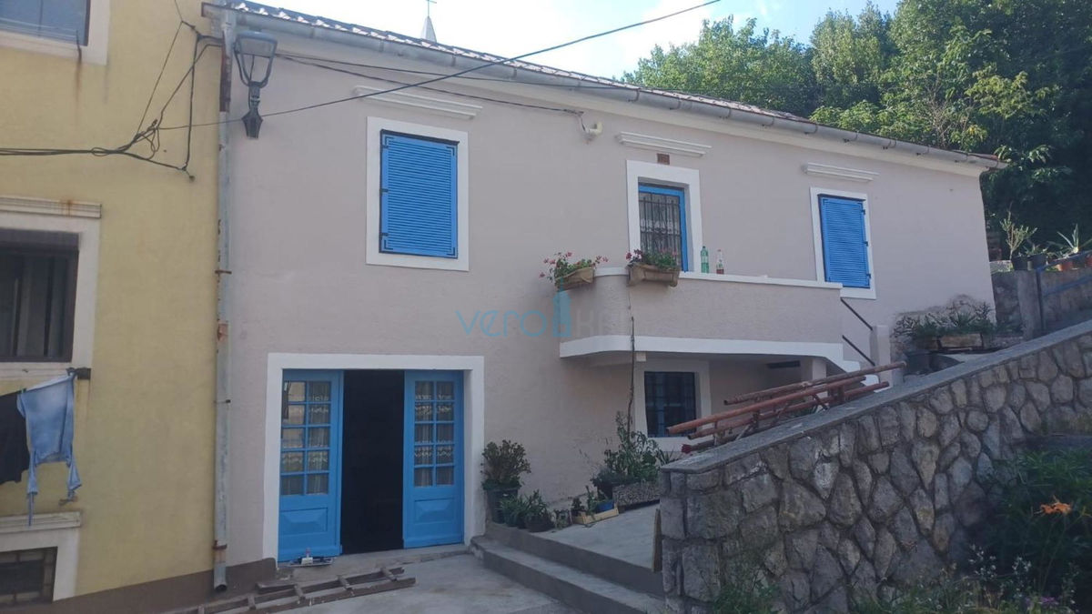 Bakar, skrajni v vrsti, hiša ob morju, prodaja