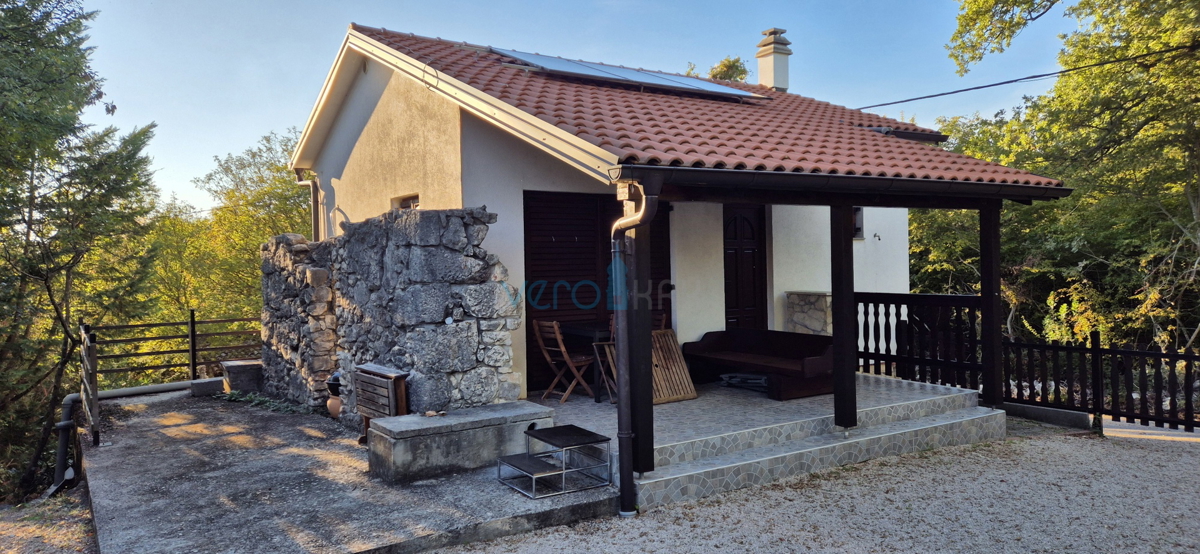 Otok Krk, Dobrinj, okolica, montažna samostojna hiša z vrtom