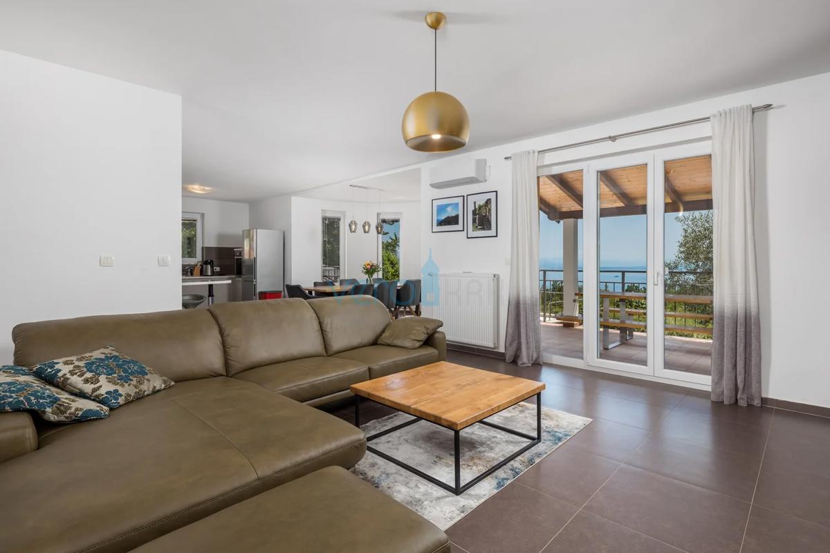 Opatija, okolica, udobna počitniška hiša s čudovitim pogledom na morje, prodaja