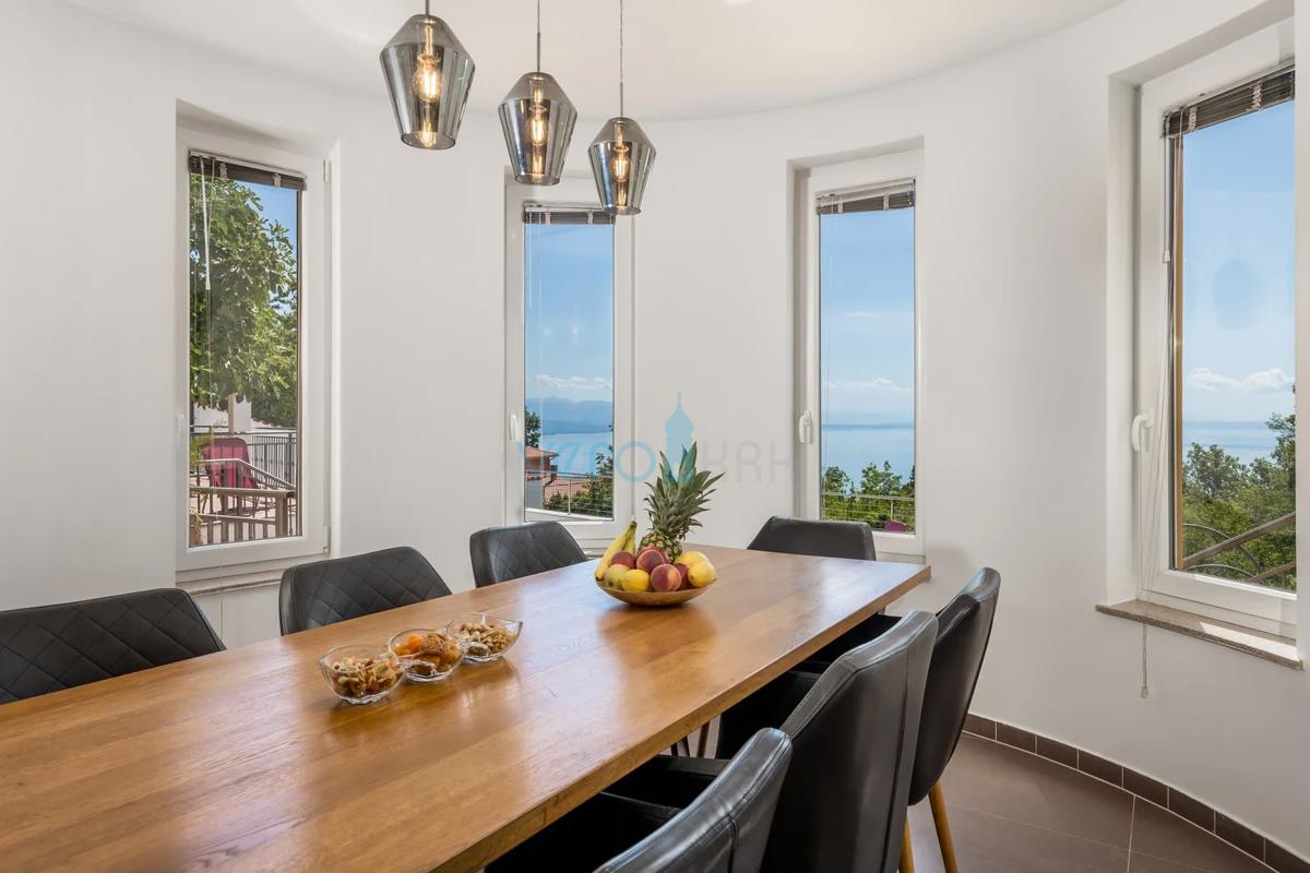 Opatija, okolica, udobna počitniška hiša s čudovitim pogledom na morje, prodaja