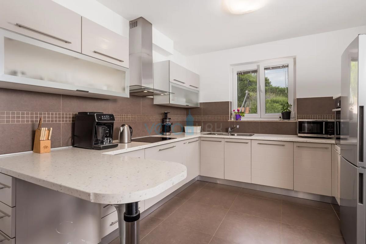 Opatija, okolica, udobna počitniška hiša s čudovitim pogledom na morje, prodaja