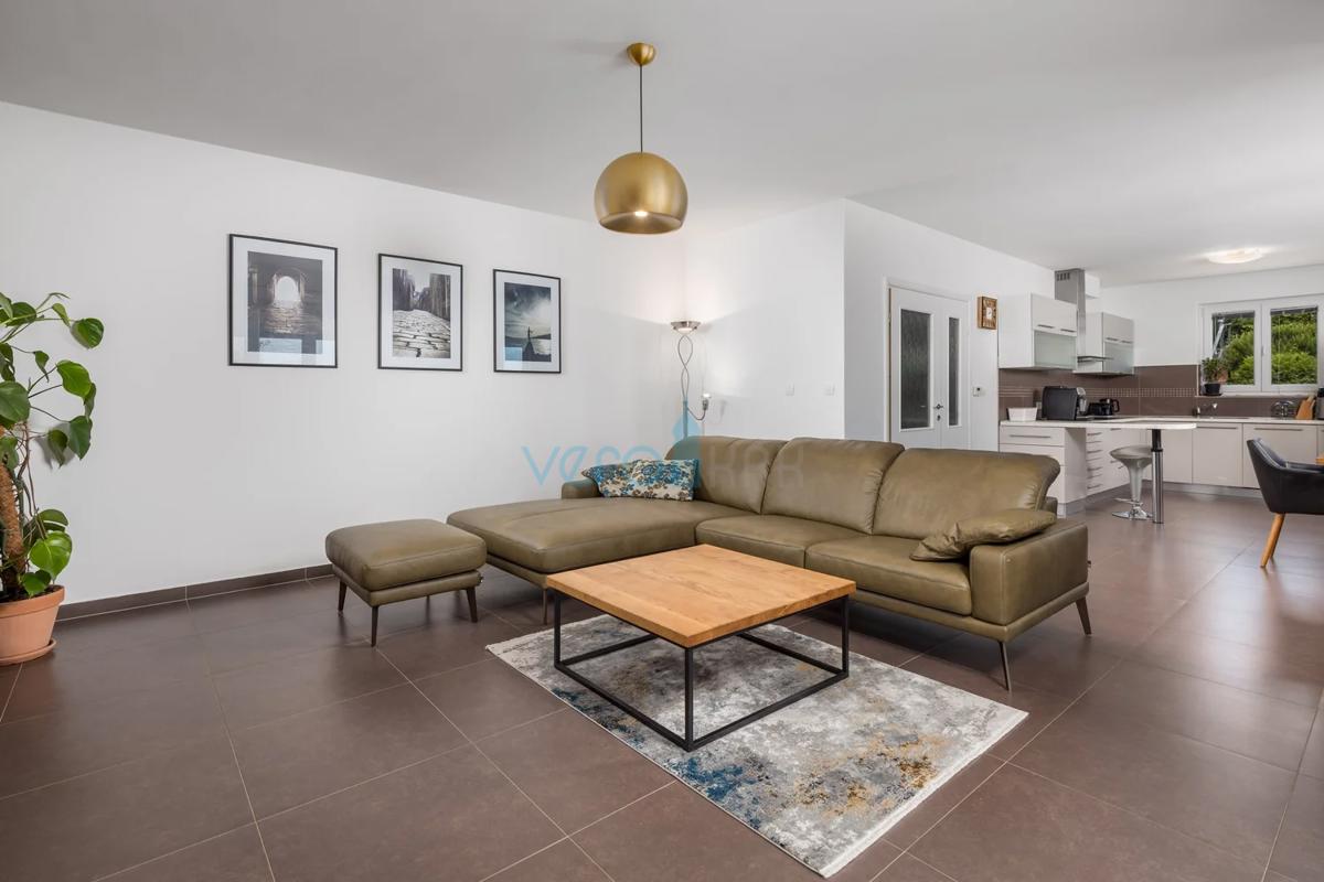 Opatija, okolica, udobna počitniška hiša s čudovitim pogledom na morje, prodaja