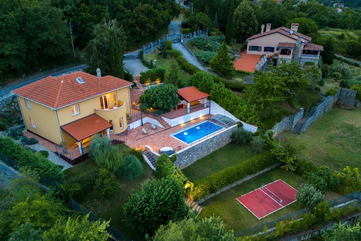 Opatija, okolica, udobna počitniška hiša s čudovitim pogledom na morje, prodaja