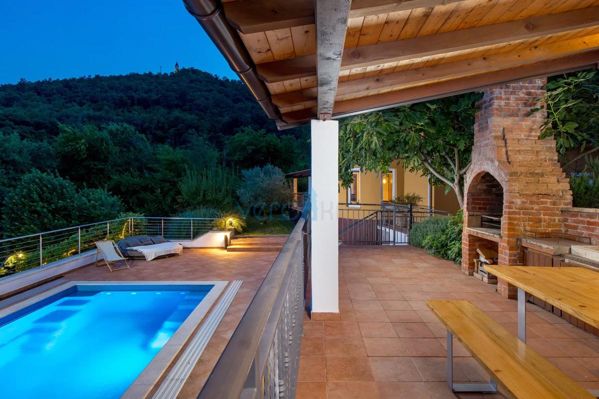 Opatija, okolica, udobna počitniška hiša s čudovitim pogledom na morje, prodaja