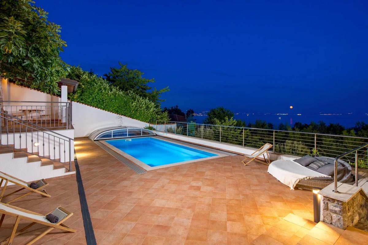 Opatija, okolica, udobna počitniška hiša s čudovitim pogledom na morje, prodaja