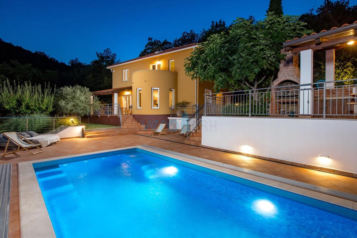 Opatija, okolica, udobna počitniška hiša s čudovitim pogledom na morje, prodaja