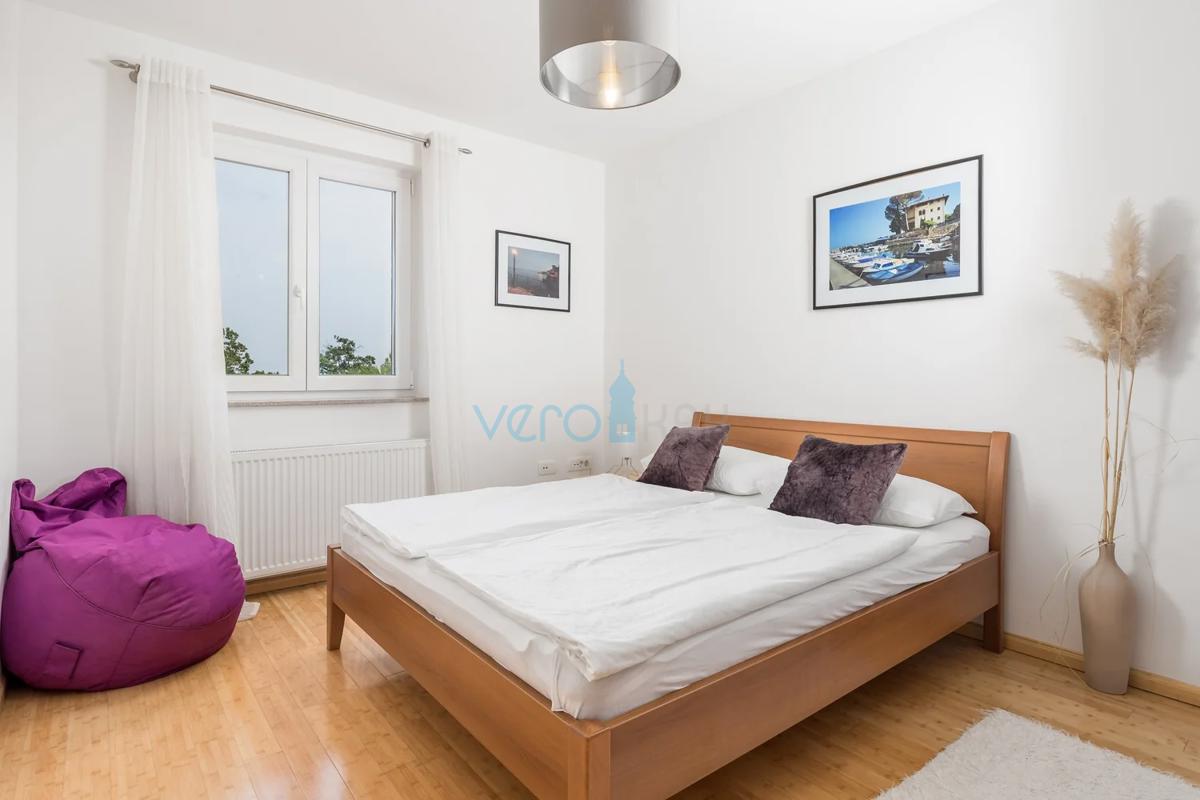 Opatija, okolica, udobna počitniška hiša s čudovitim pogledom na morje, prodaja