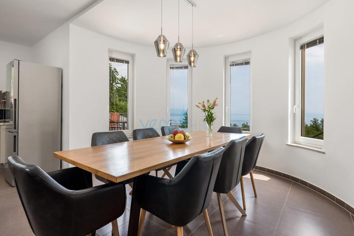 Opatija, okolica, udobna počitniška hiša s čudovitim pogledom na morje, prodaja