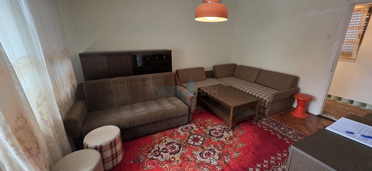 Gorski kotar, Vrbovsko, samostojna hiša s 3 stanovanji, vrt, prodaja