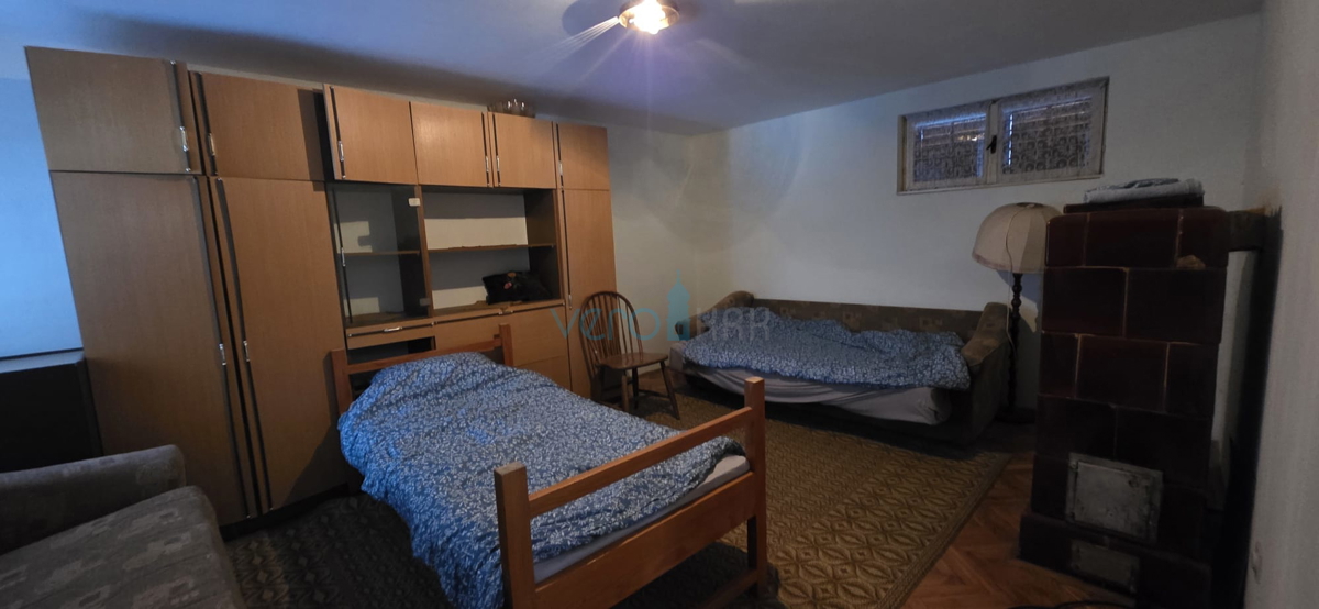 Gorski kotar, Vrbovsko, samostojna hiša s 3 stanovanji, vrt, prodaja